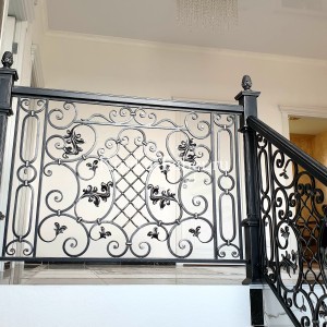 Кованое ограждение лестницы в стиле "барокко". Цвет темный гафит с серебром. , фото 9