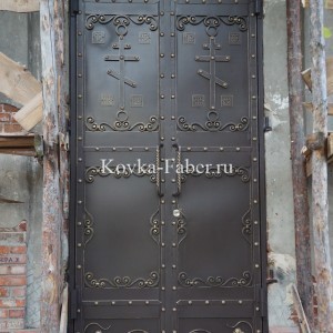 Кованые двери в Успенский храм, г. Чаплыгин 01