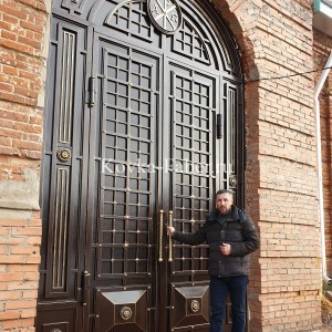 Кованые двери в храм Троицы Живоночальной., фото 2