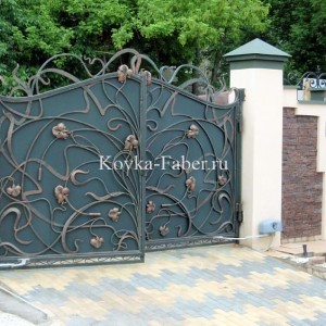 Кованые ворота с стиле модерн с ирисами, фото 2