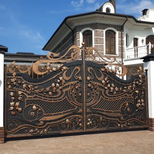Кованые ворота в стиле модерн, с  накладным объемным  рисунком. 